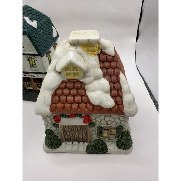 Christmas Village Figurines Unbranded 3” X 2.5” X 3” Four‎ Piece - Picture 5 of 16